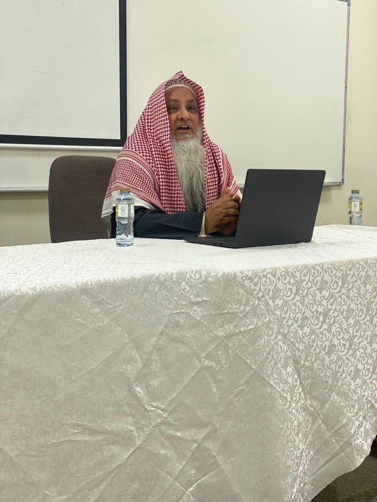 تنفيذ لقاء أكاديمي لطلاب كلية الهندسة بالتعاون مع وحدة التوعية الفكرية يوم الأربعاء 29-رجب-1446